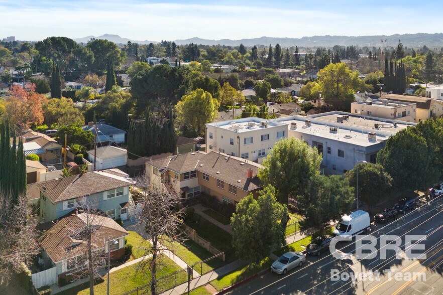 More Photos Of 6504 Woodley Ave, Van Nuys Apartments For Sale