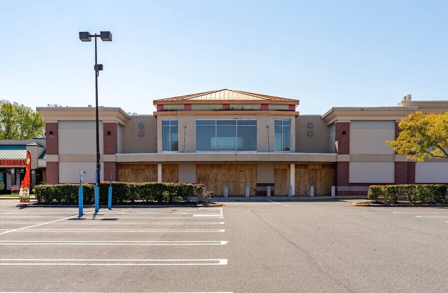 More Photos Of 264-350 Middle Country Rd, Coram Unknown For Lease