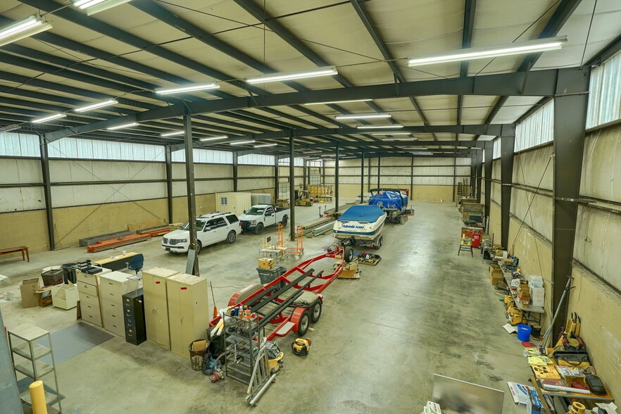 More Photos Of 7670 S Fishel Dr, Dublin Warehouse For Sale