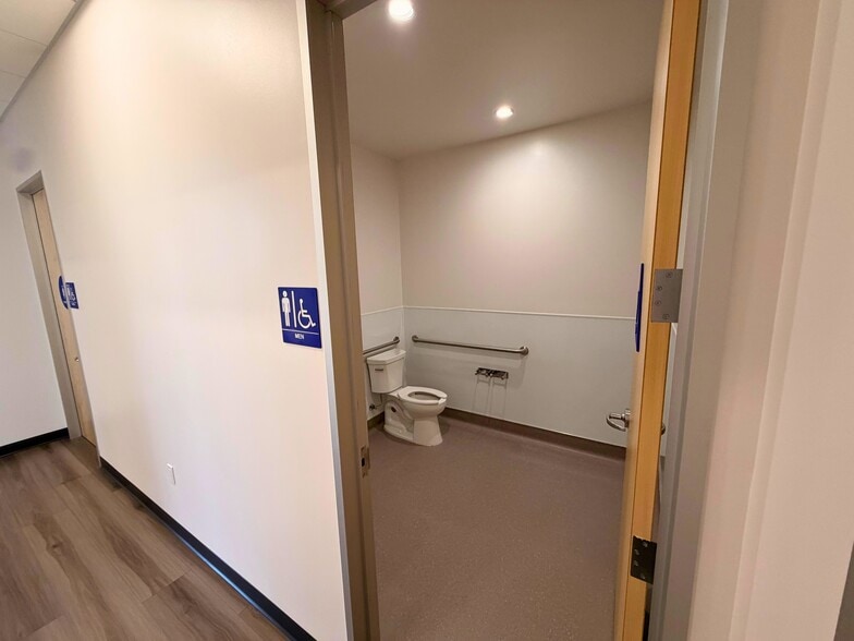 More Photos Of 1255 W 9th St, Upland Warehouse For Lease