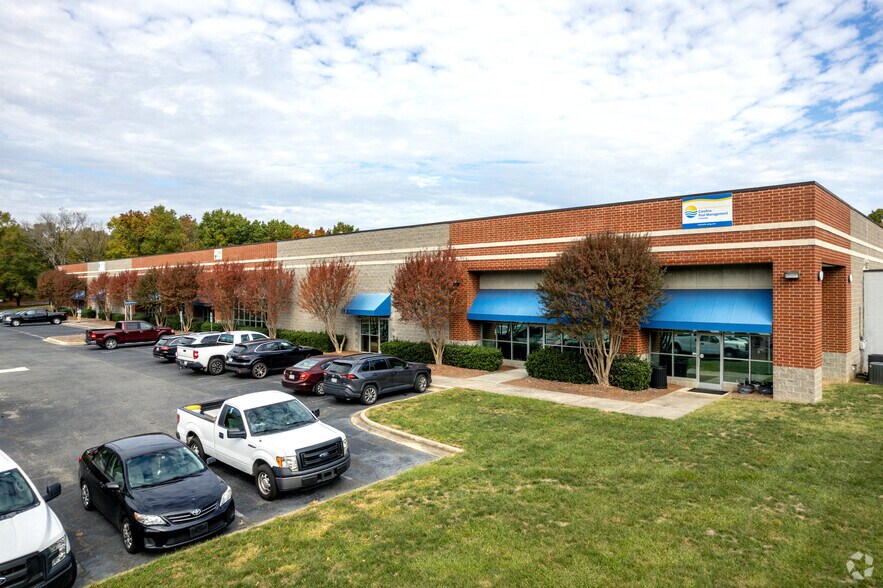 More Photos Of 9333 Forsyth Park Dr, Charlotte Warehouse For Sale