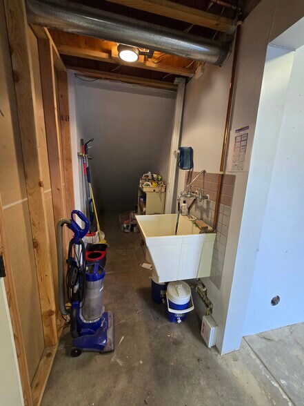 More Photos Of 2702 N Perry St, Spokane Office Residential For Lease