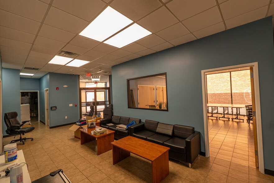 More Photos Of 24 Main St, Toms River Bank For Lease