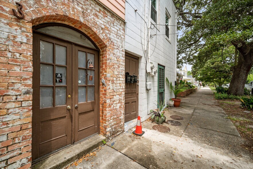 More Photos Of 315-317 Castle St, Wilmington General Retail For Sale