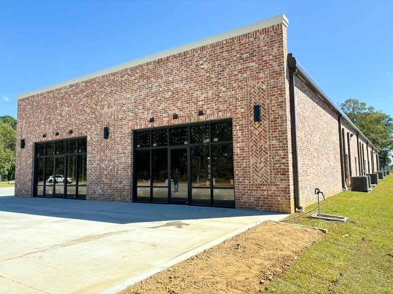 More Photos Of 230 Casey's Ln, Flowood Light Distribution For Lease