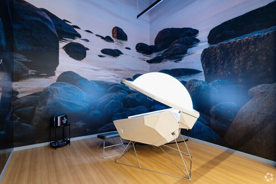 More Photos Of 25 Kent Ave, Brooklyn Office For Sale