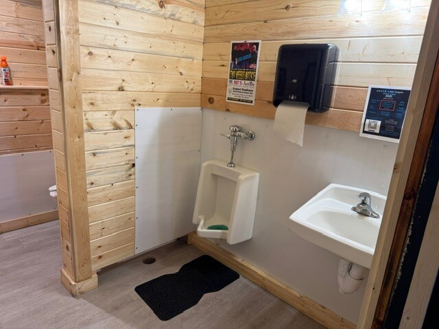 More Photos Of 1550 W Old Highway Rd, Morgan Restaurant For Sale