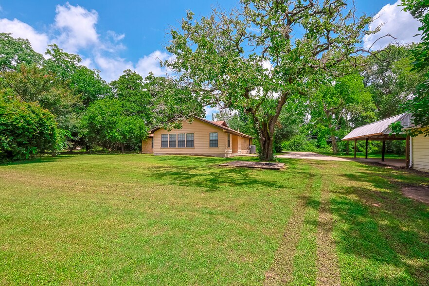 More Photos Of 211 Brantley Ln, Magnolia Apartments For Sale