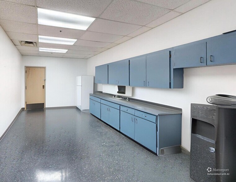 More Photos Of 3600 Parkway Center Ct, Orlando Warehouse For Sale