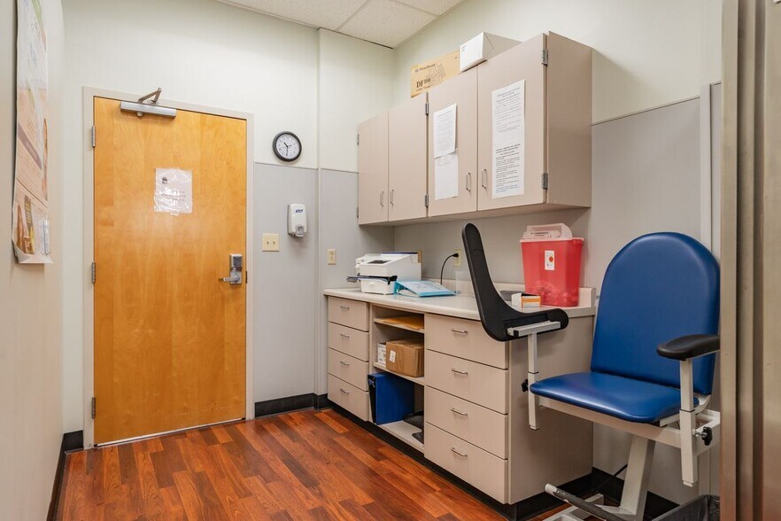 More Photos Of 6500 Preston Hwy, Louisville Medical For Lease