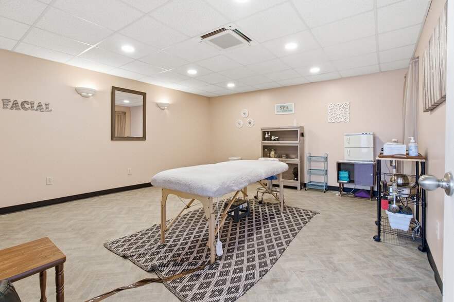 More Photos Of 1081 & 1083 Front St, Philipsburg Flex For Sale