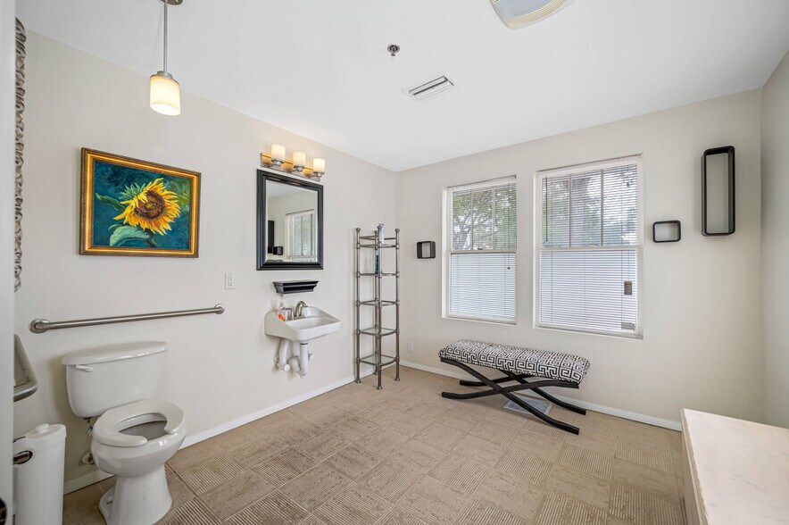 More Photos Of 2901 1st Ave N, Saint Petersburg Medical For Lease