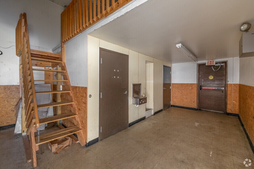 More Photos Of 856 Tennessee Ave, Etowah Drugstore For Sale