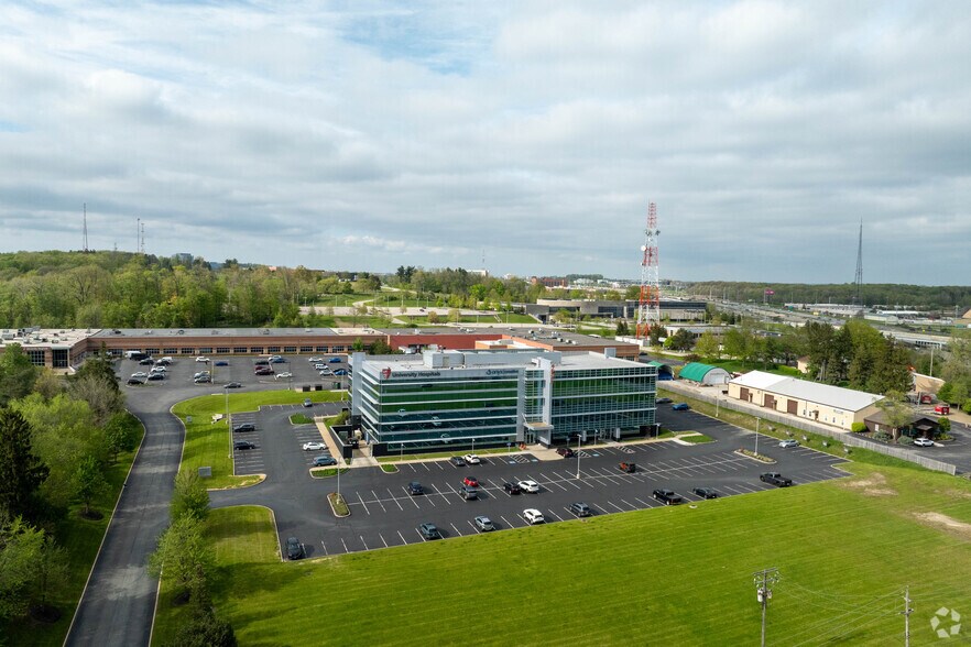 More Photos Of 25001 Emery Rd, Warrensville Heights Office For Lease