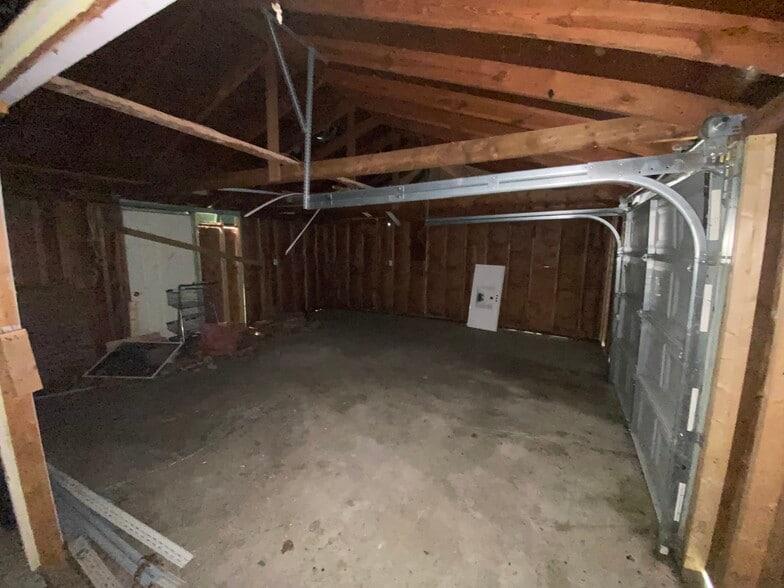More Photos Of 203 Harpersville Rd, Newport News Office Residential For Lease