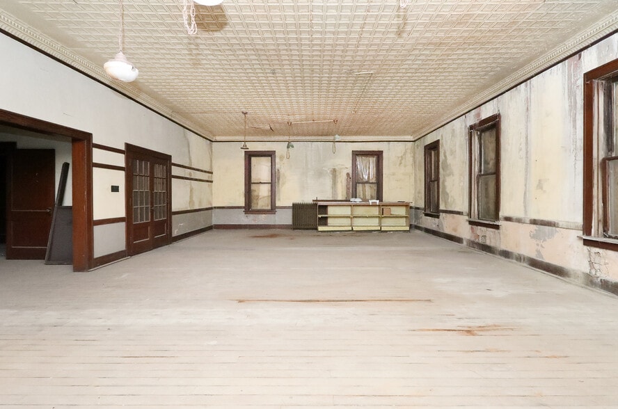 More Photos Of 1119 6th st, Nevada General Retail For Sale