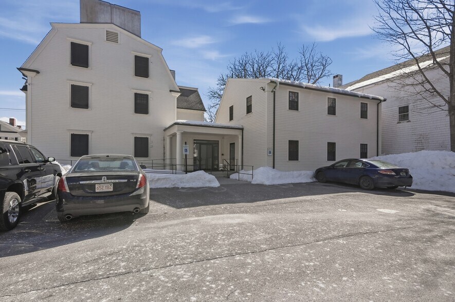 Primary Photo Of 28 Green St, Newburyport Loft Creative Space For Lease