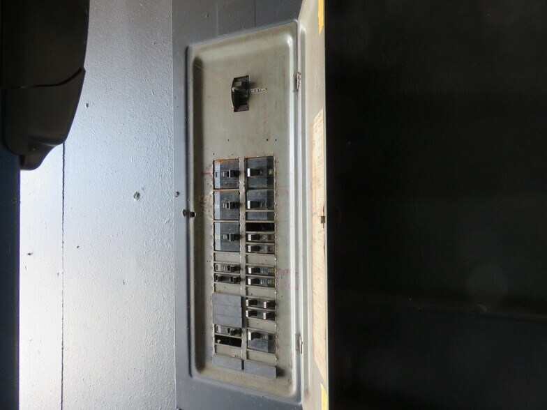 More Photos Of 26545 Drew Ave, Elko New Market Auto Repair For Lease