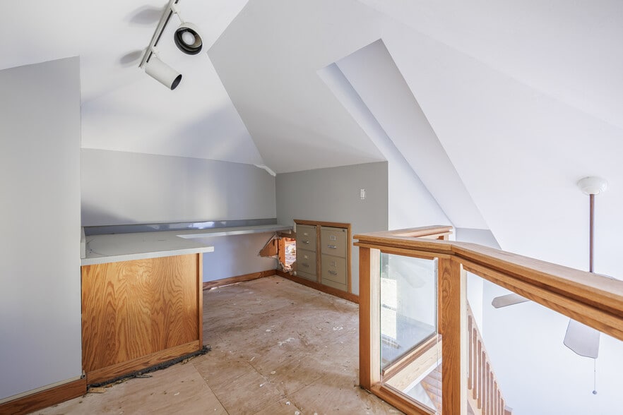 More Photos Of 5692 Pittsford Palmyra Rd, Pittsford Office Residential For Sale