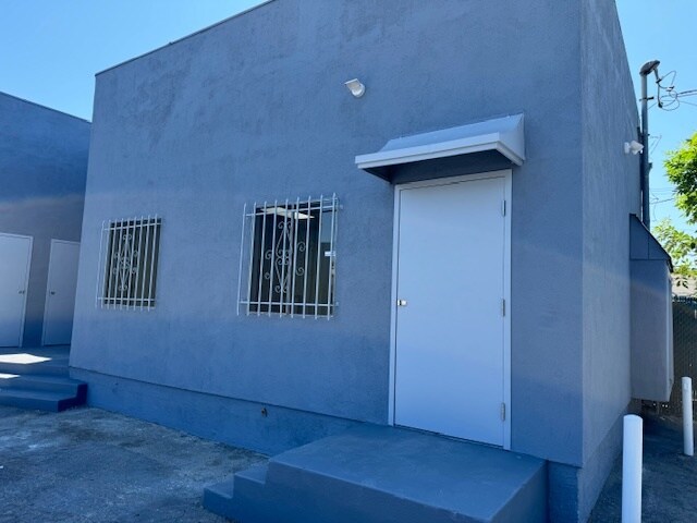 More Photos Of 19445-19449 Ventura Blvd, Tarzana Storefront For Lease