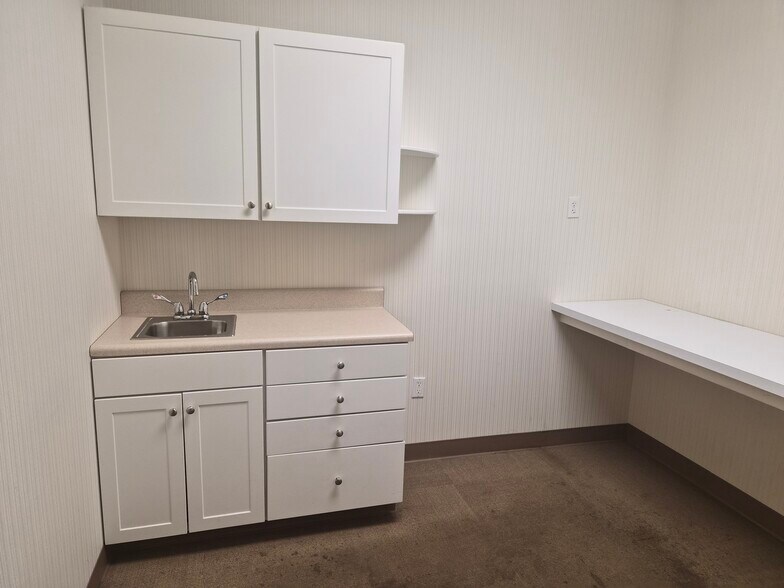More Photos Of 220 Brighton Rd, Cape May Court House Office For Sale