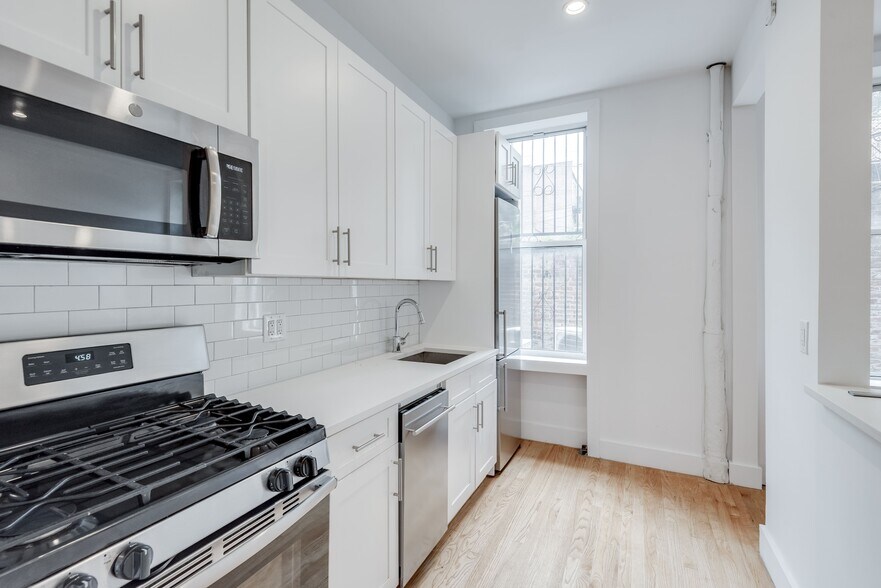 More Photos Of 272 Smith St, Brooklyn Apartments For Sale
