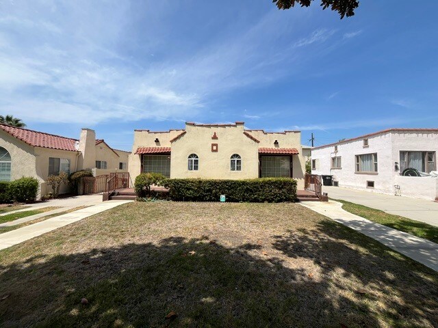 More Photos Of 417 Wing St, Glendale Multifamily For Sale
