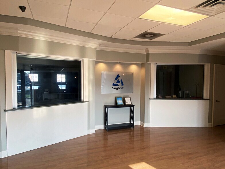 More Photos Of 11 Midtown Park E, Mobile Medical For Lease