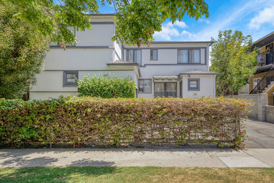 More Photos Of 1937 17th St, Santa Monica Apartments For Sale