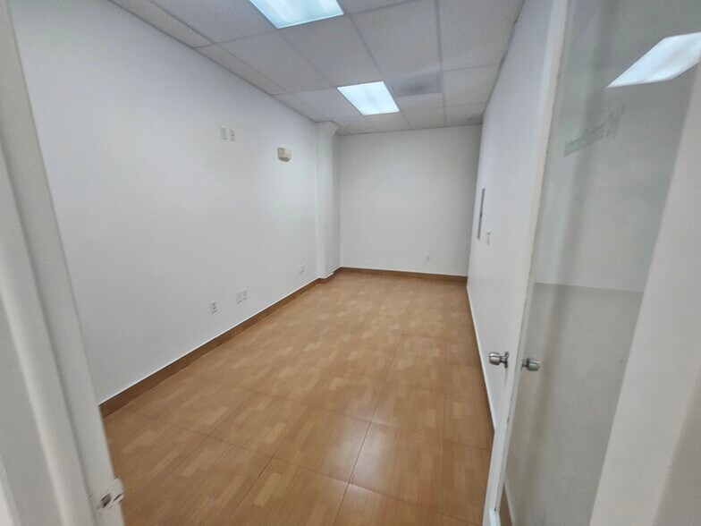 More Photos Of 3408 W 84th St, Hialeah Office For Lease