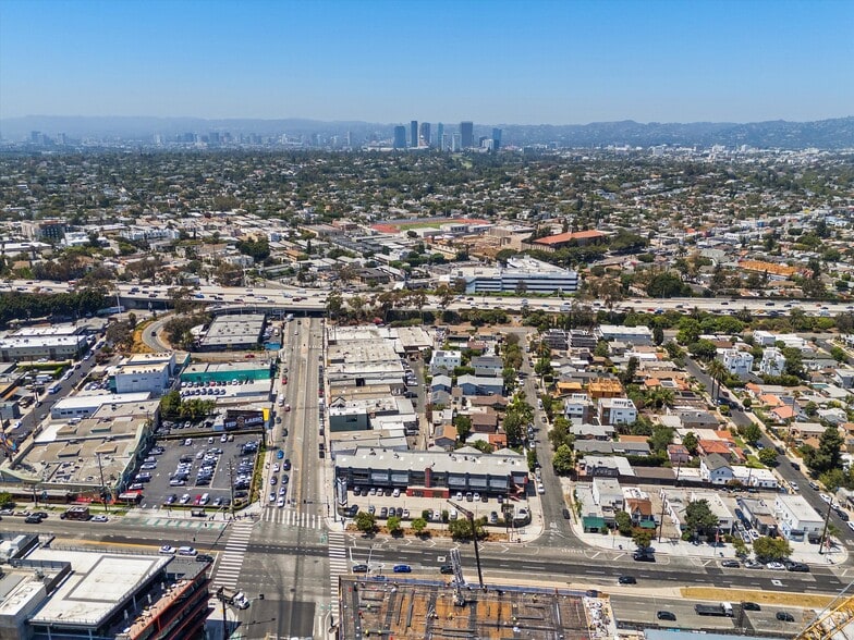 More Photos Of 8885 Venice Blvd, Los Angeles Light Distribution For Lease