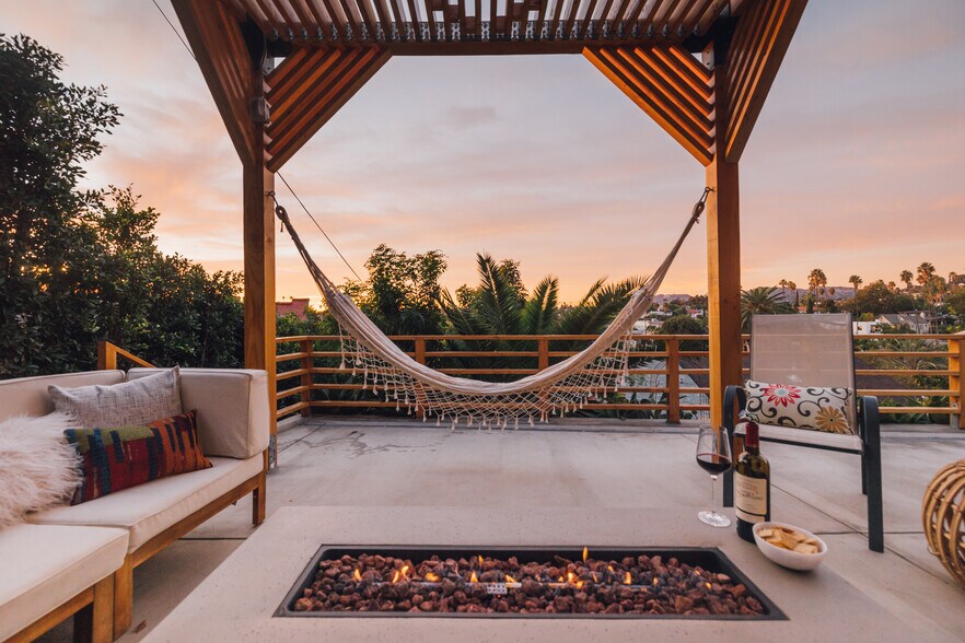 More Photos Of 1132 N Coronado St, Los Angeles Apartments For Sale