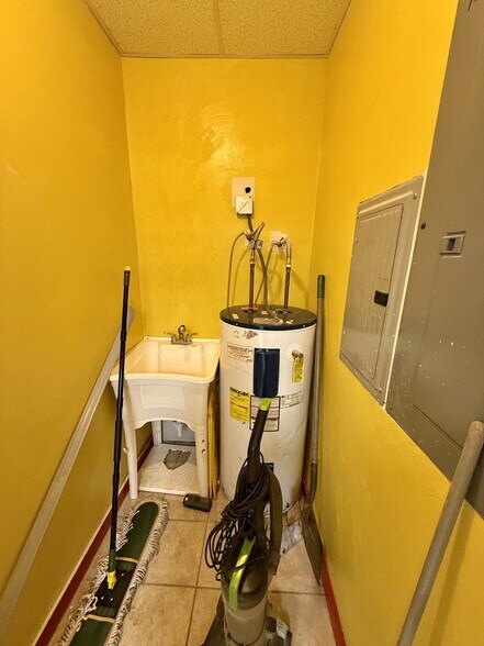 More Photos Of 15462 Stewartsville Rd, Vinton Convenience Store For Sale