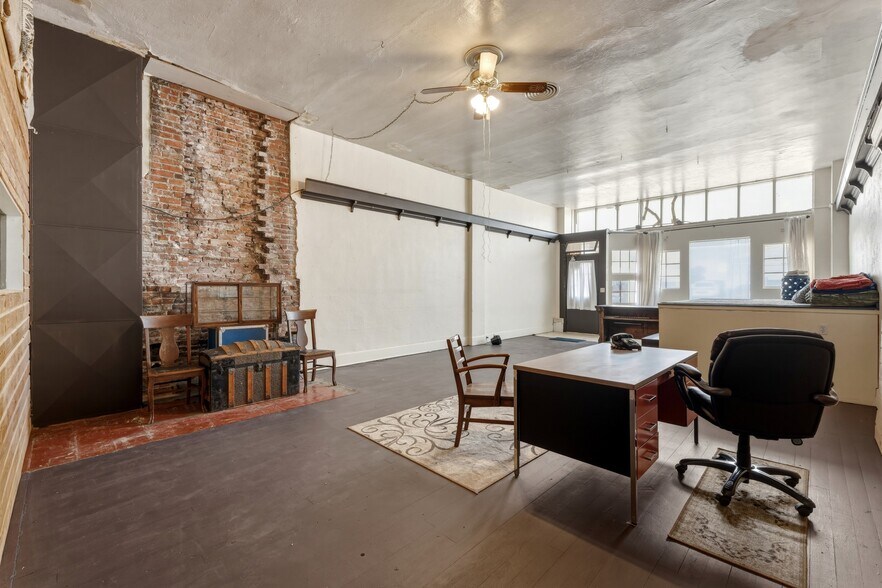 More Photos Of 956 Main St, Pomeroy Storefront For Sale