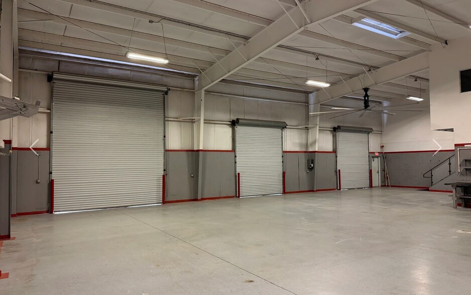 More Photos Of 515 Distribution Dr, Melbourne Industrial For Lease