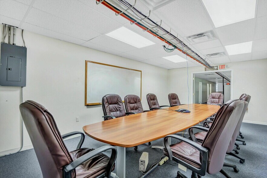 More Photos Of 902 E New Haven Ave, Melbourne Coworking Space