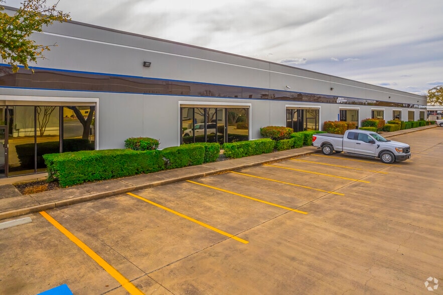 More Photos Of 1753 Grandstand Dr, San Antonio Unknown For Lease