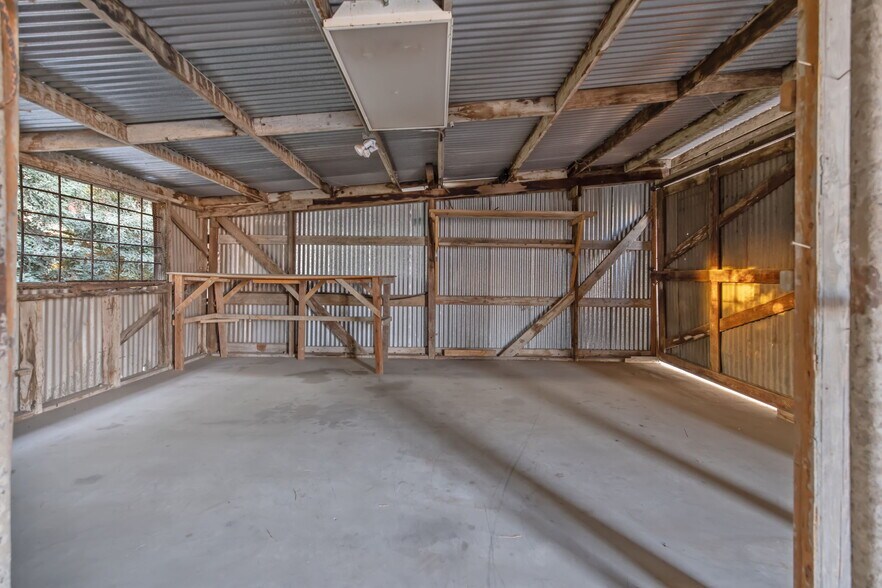 More Photos Of 1334 W Goshen Ave, Visalia Warehouse For Sale