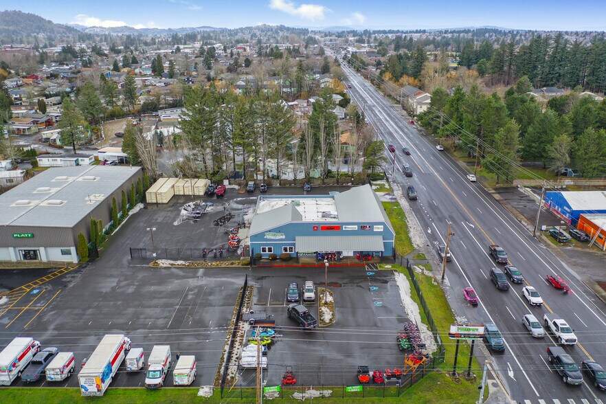 More Photos Of 993 NE Kane Dr, Gresham Freestanding For Lease