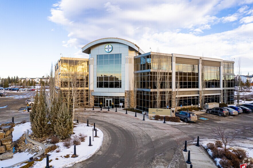 More Photos Of 160 Quarry Park Blvd SE, Calgary Coworking Space