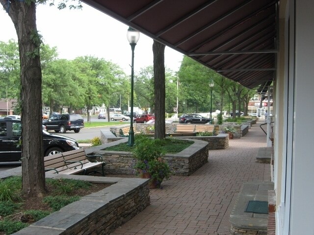 More Photos Of 1052-1068 Main St, Newington Freestanding For Lease