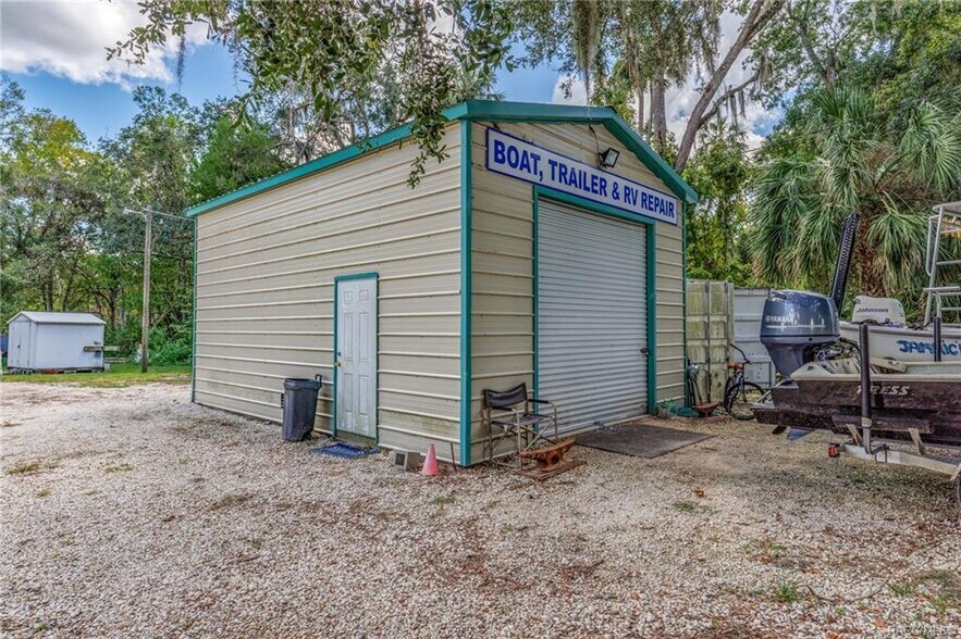 More Photos Of 6617 Riverside Dr, Yankeetown Marina For Sale