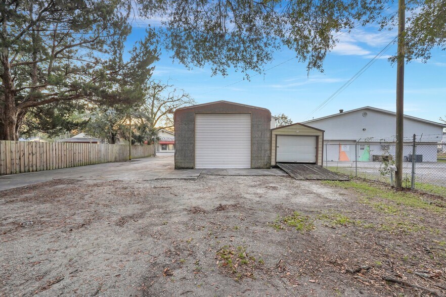 More Photos Of 2206 Skidaway Rd, Savannah Specialty For Sale