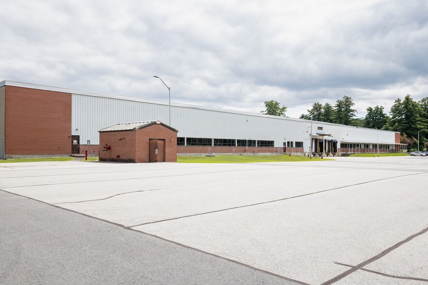 More Photos Of 49 Geyser Rd, Saratoga Springs Manufacturing For Lease