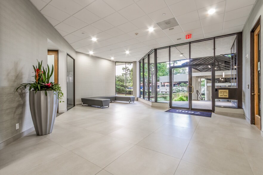 More Photos Of 7600 W Tidwell Rd, Houston Office For Lease