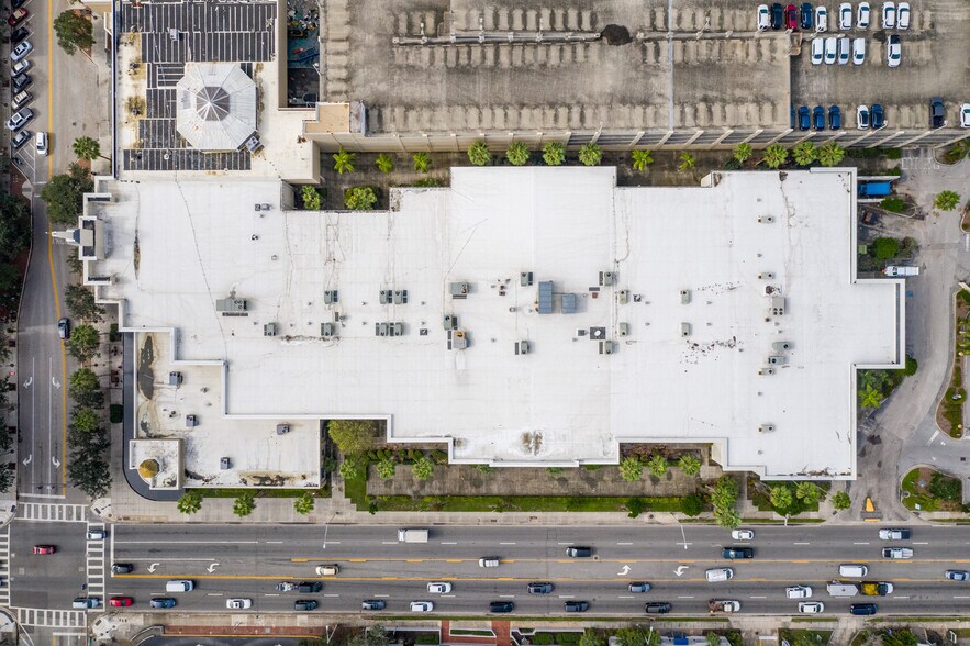 More Photos Of 1993 Main St, Sarasota General Retail For Sale