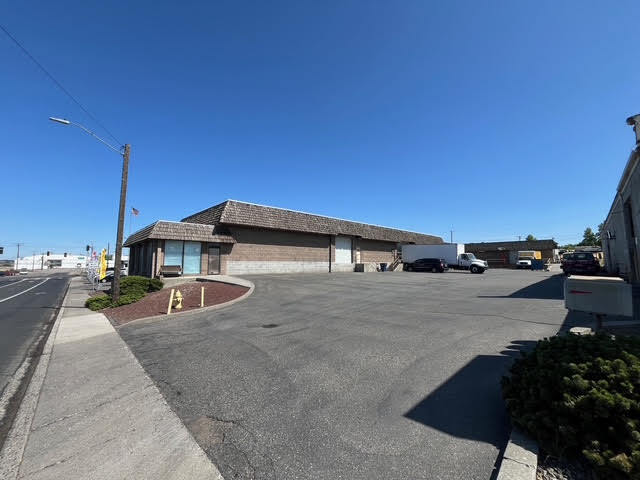 More Photos Of 518 E 1st Ave, Kennewick Industrial For Lease