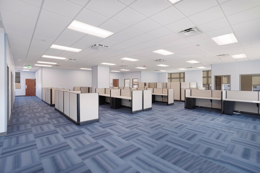 More Photos Of 4200 Mapleshade Ln, Plano Office For Sale