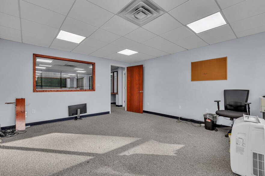 More Photos Of 1 Stone Pl, Bronxville Office For Lease