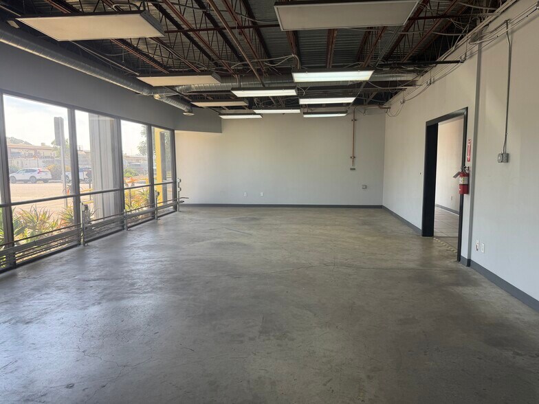 More Photos Of 2240 S Thornburg St, Santa Maria Manufacturing For Lease